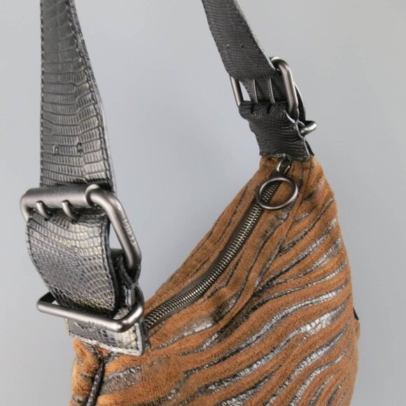 Vintage FENDI Wood Embellished Tiger Print Oyster Shoulder Bag - Picture 6 of 10